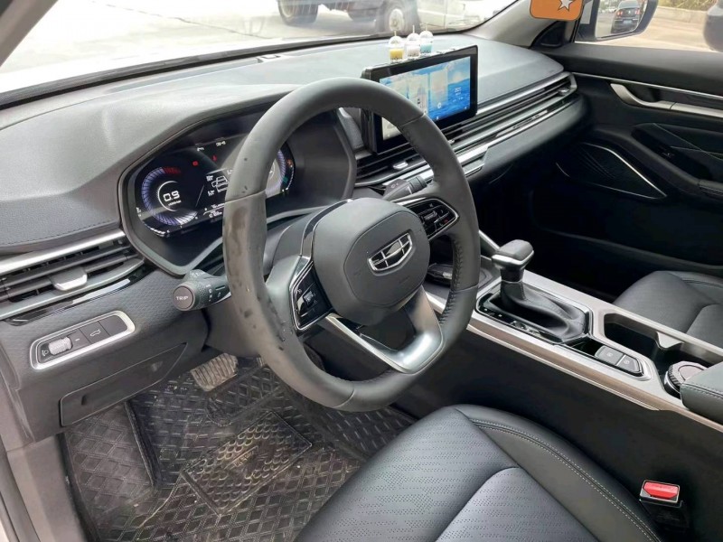 保定23年吉利帝豪6