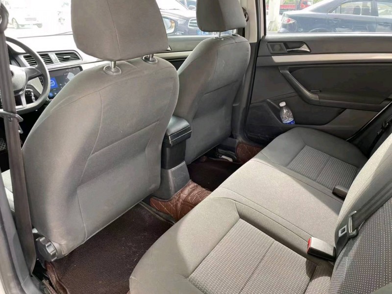 保定19年大众朗逸8