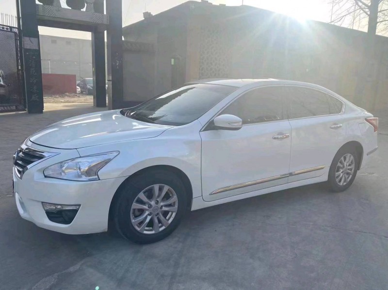 保定15年日产天籁3