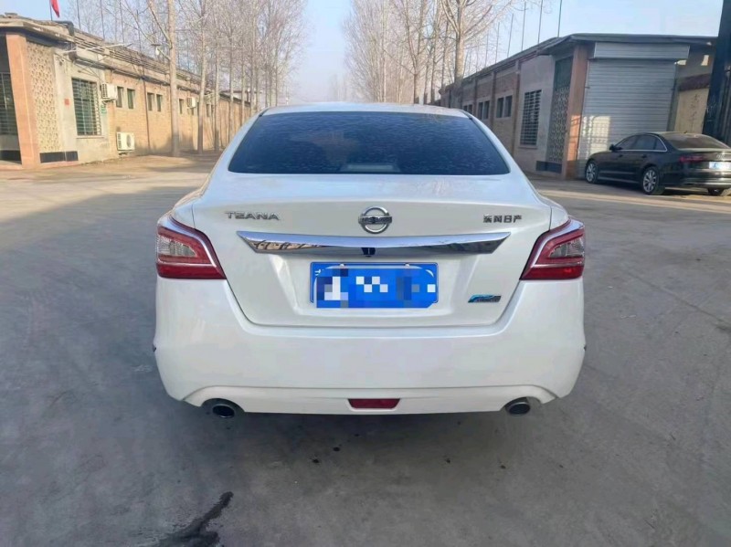 保定15年日产天籁9