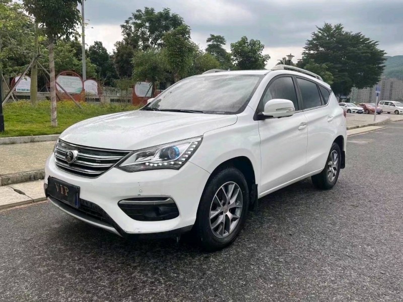 珠海18年比亚迪宋8