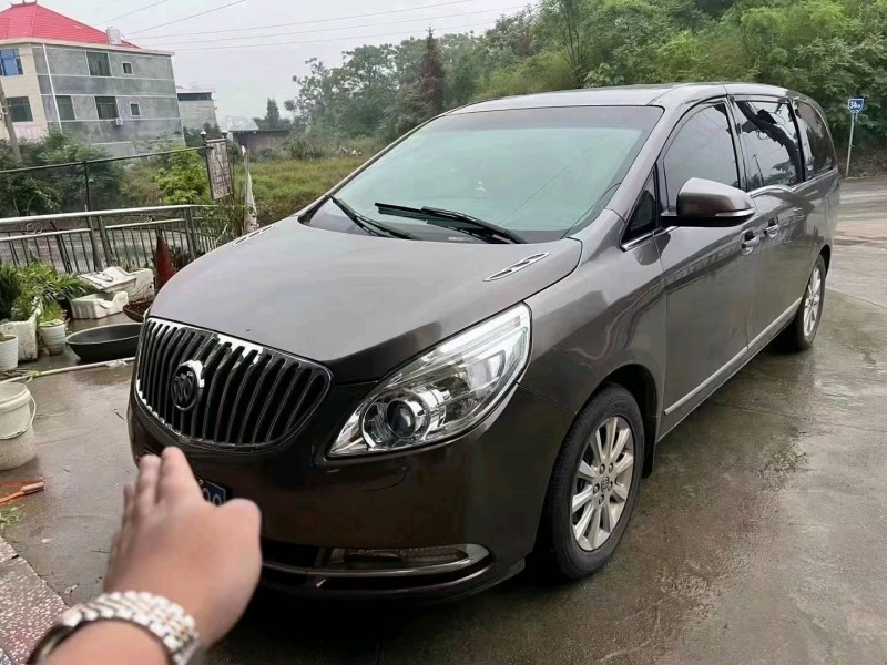 广州13年别克GL82