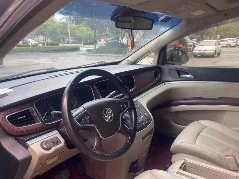 广州13年别克GL83