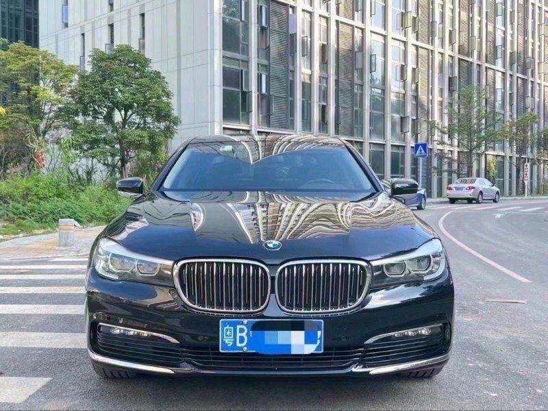 广州17年宝马7系1