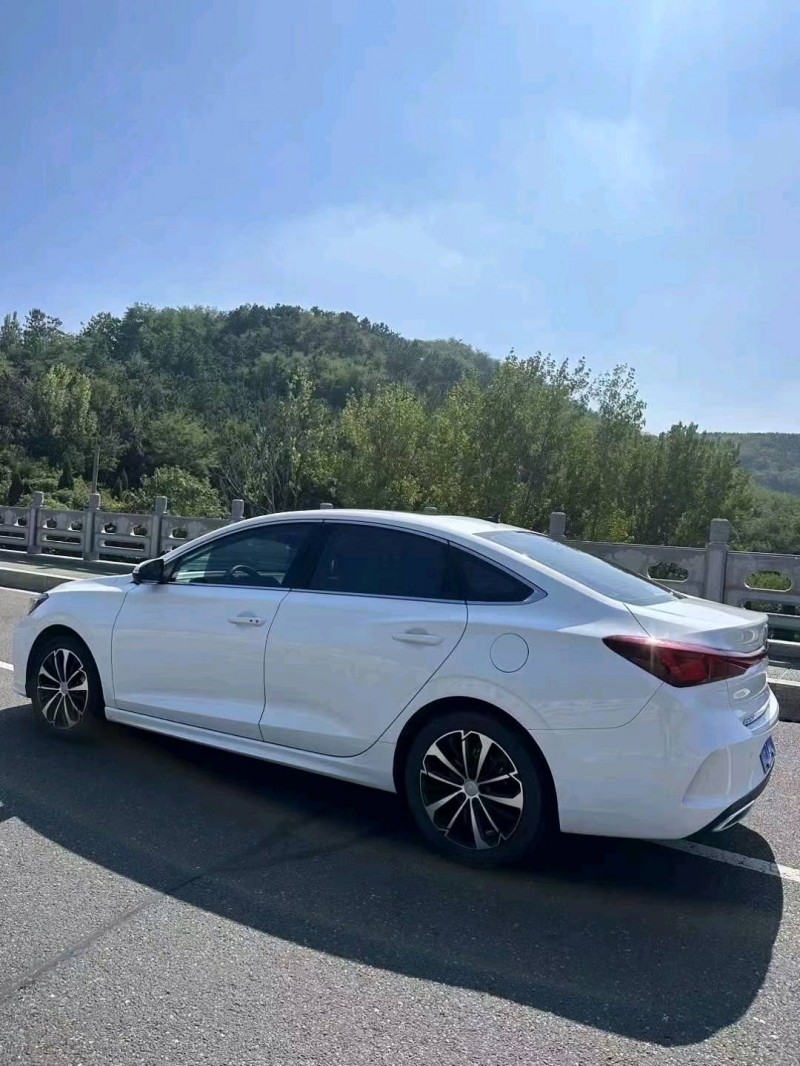 东营22年长安汽车逸动4