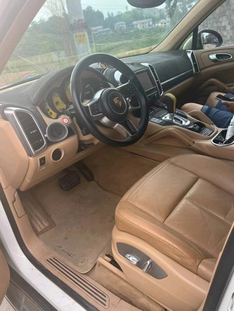 邯郸14年保时捷卡宴7