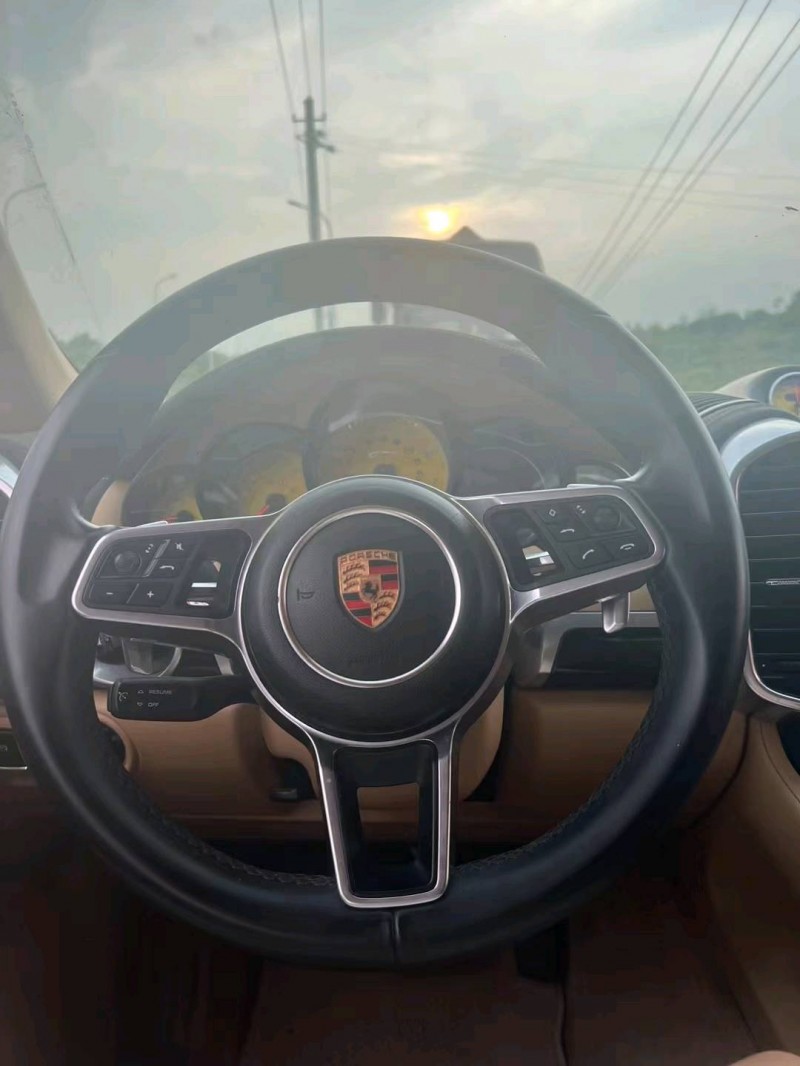 邯郸14年保时捷卡宴9