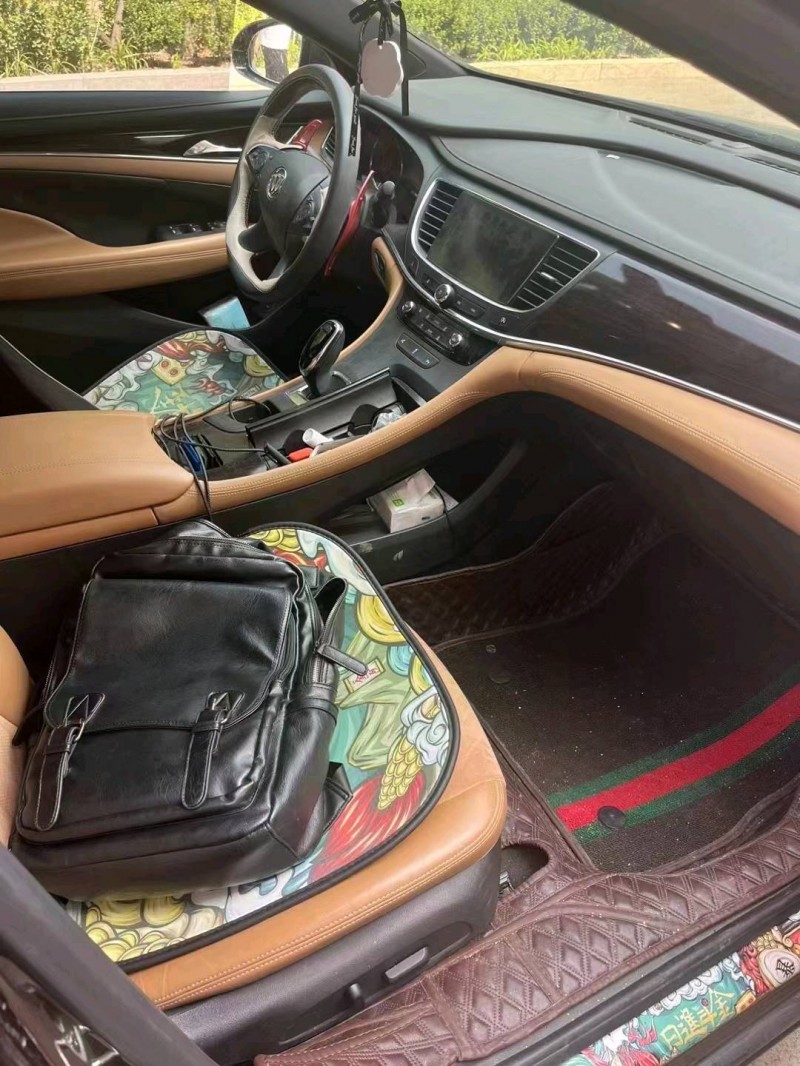 枣庄19年别克君越8