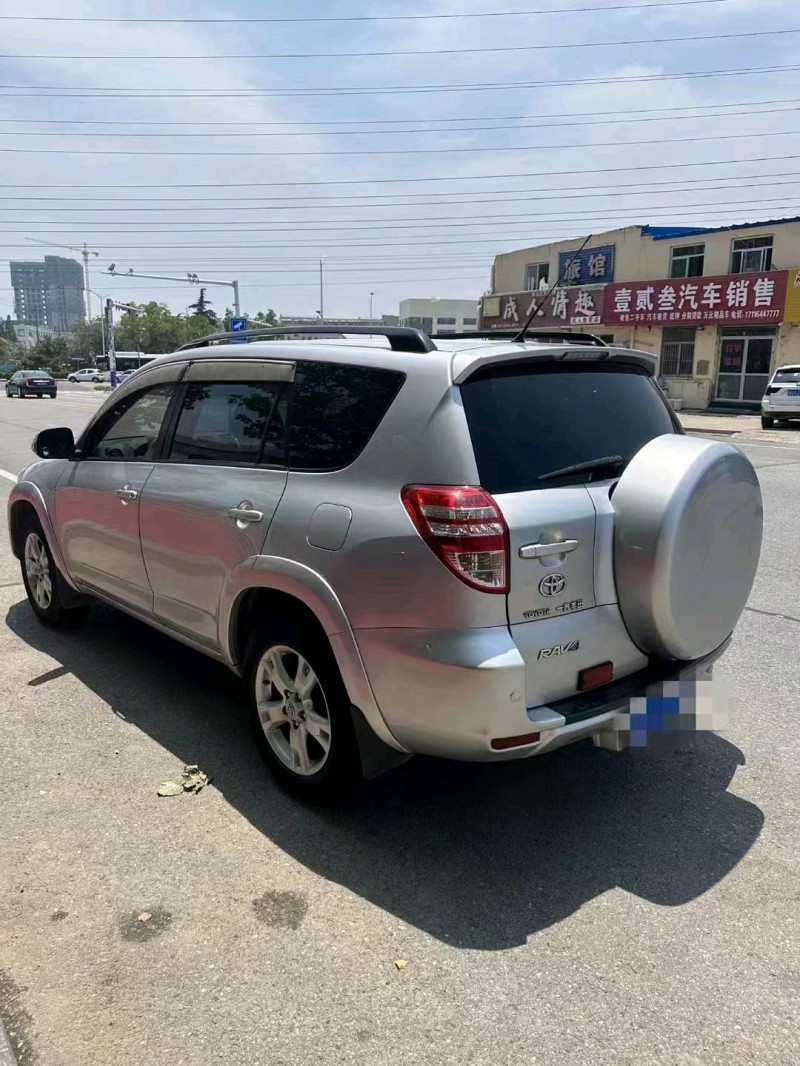 枣庄11年丰田RAV42