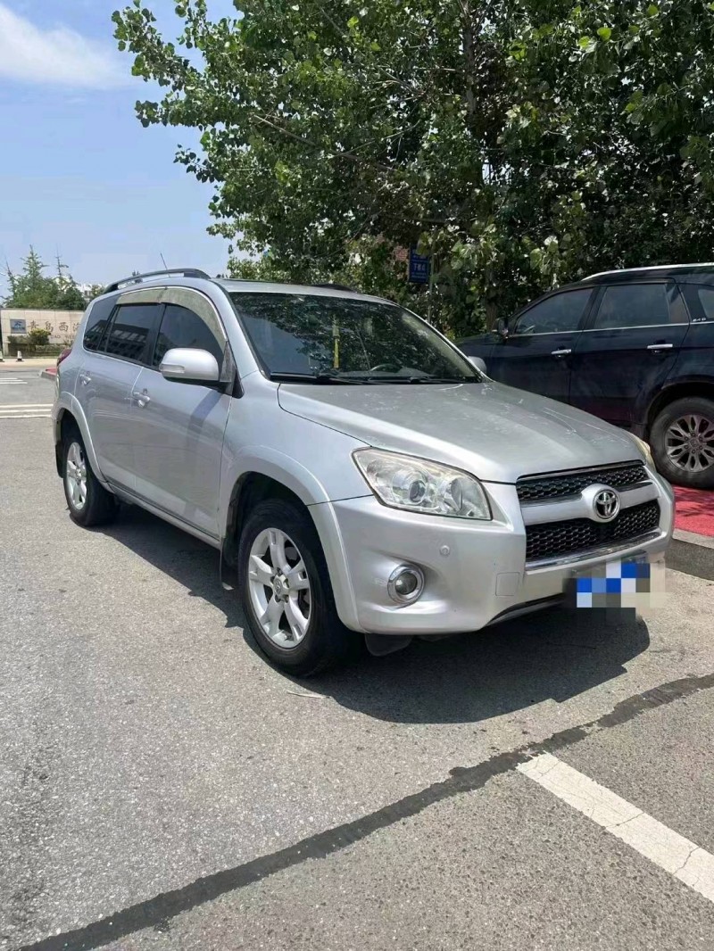 枣庄11年丰田RAV49