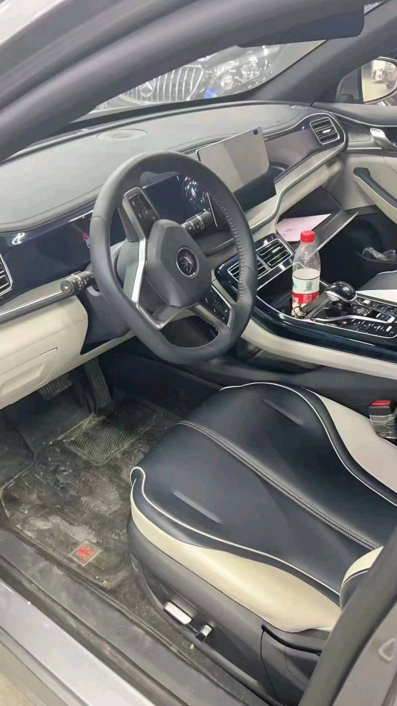 重庆21年比亚迪秦6