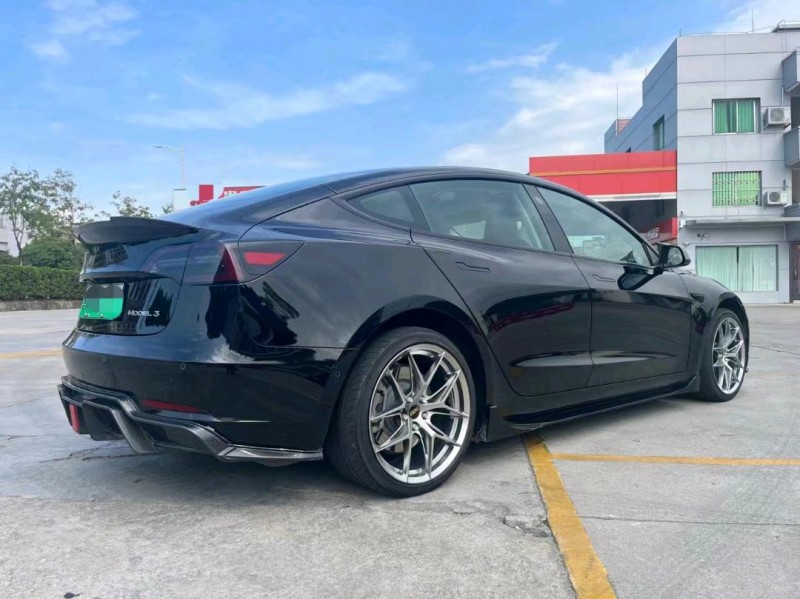 汕頭23年特斯拉MODEL 35