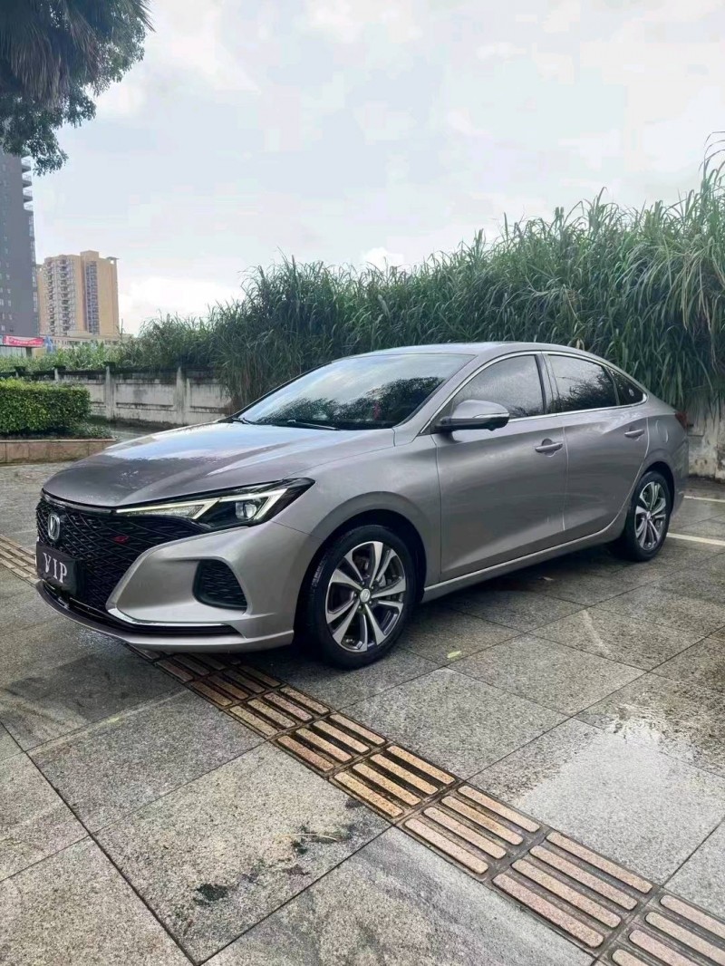 汕头21年长安汽车逸动2