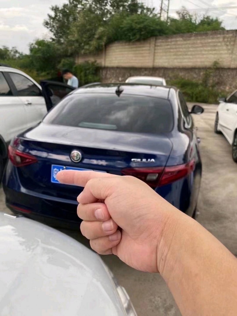 深圳19年阿尔法·罗密欧Giulia5
