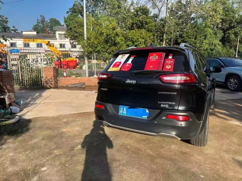 重庆17年Jeep自由光2