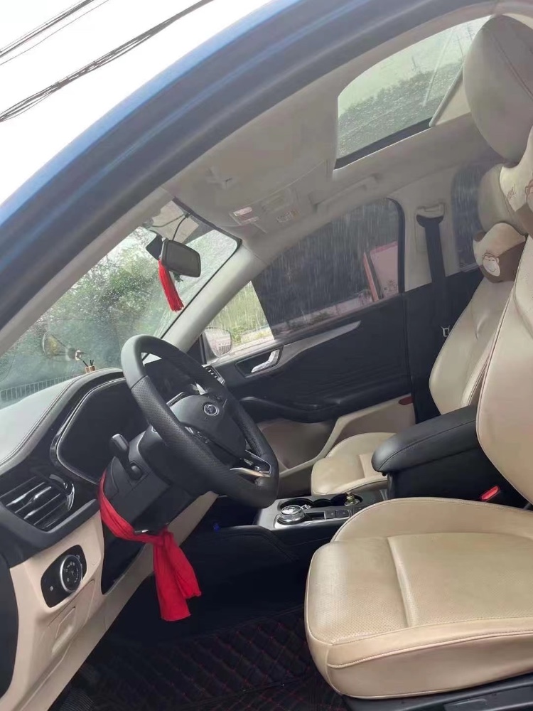 重庆21年福特福克斯7