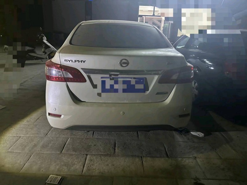 邯郸15年日产轩逸5