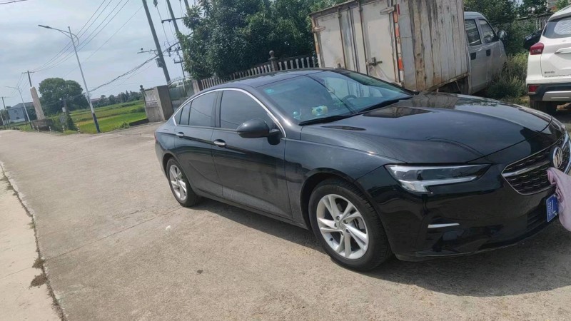 嘉兴22年别克君威3