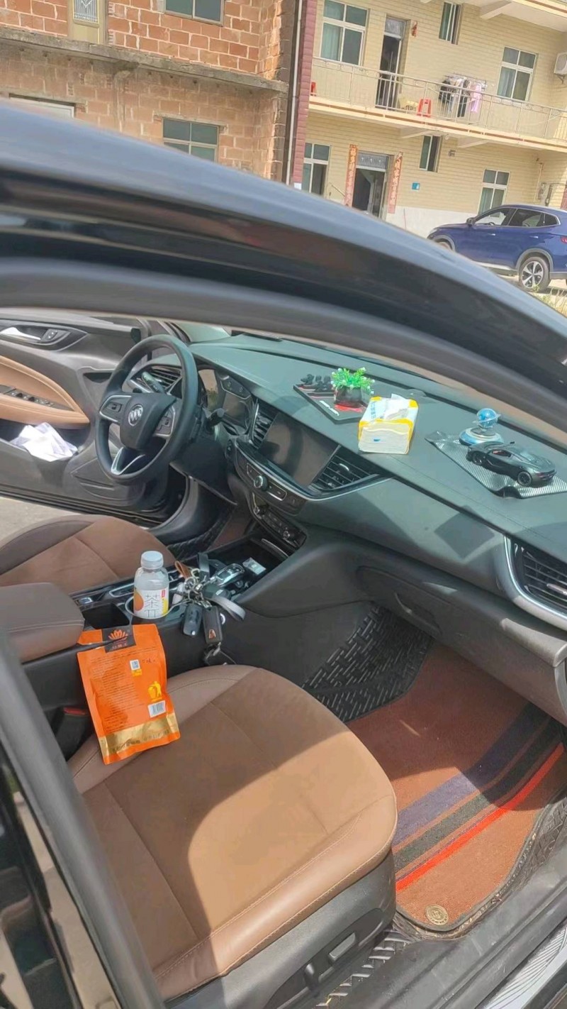 嘉兴22年别克君威6