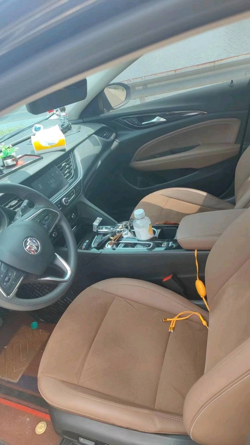 嘉兴22年别克君威7