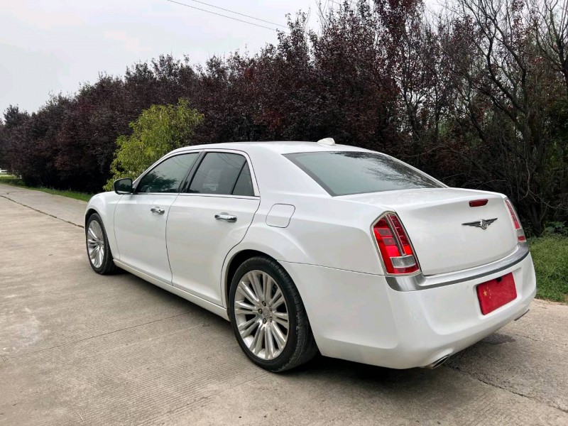 徐州13年克莱斯勒300C8