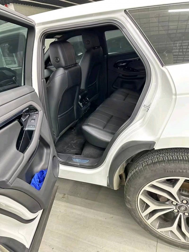 湖州21年路虎极光5