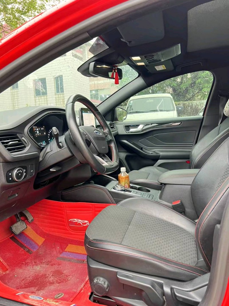 广州20年福特福克斯4