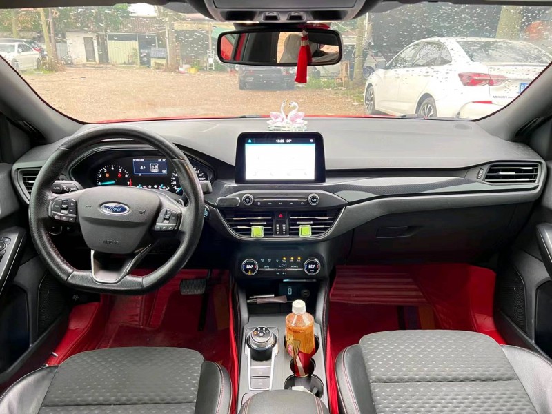 广州20年福特福克斯5