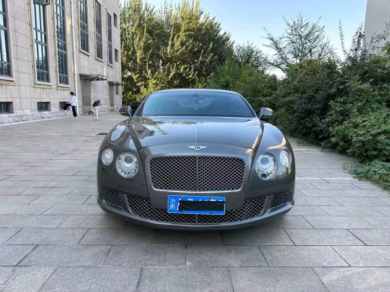 宜昌13年賓利GT1