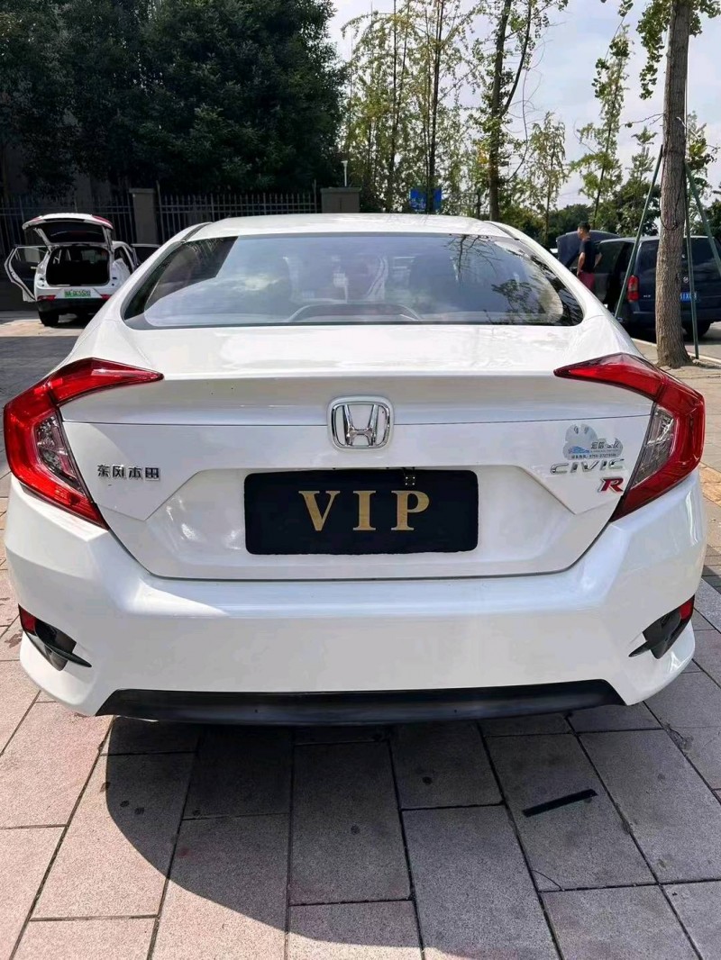 成都17年本田思域7