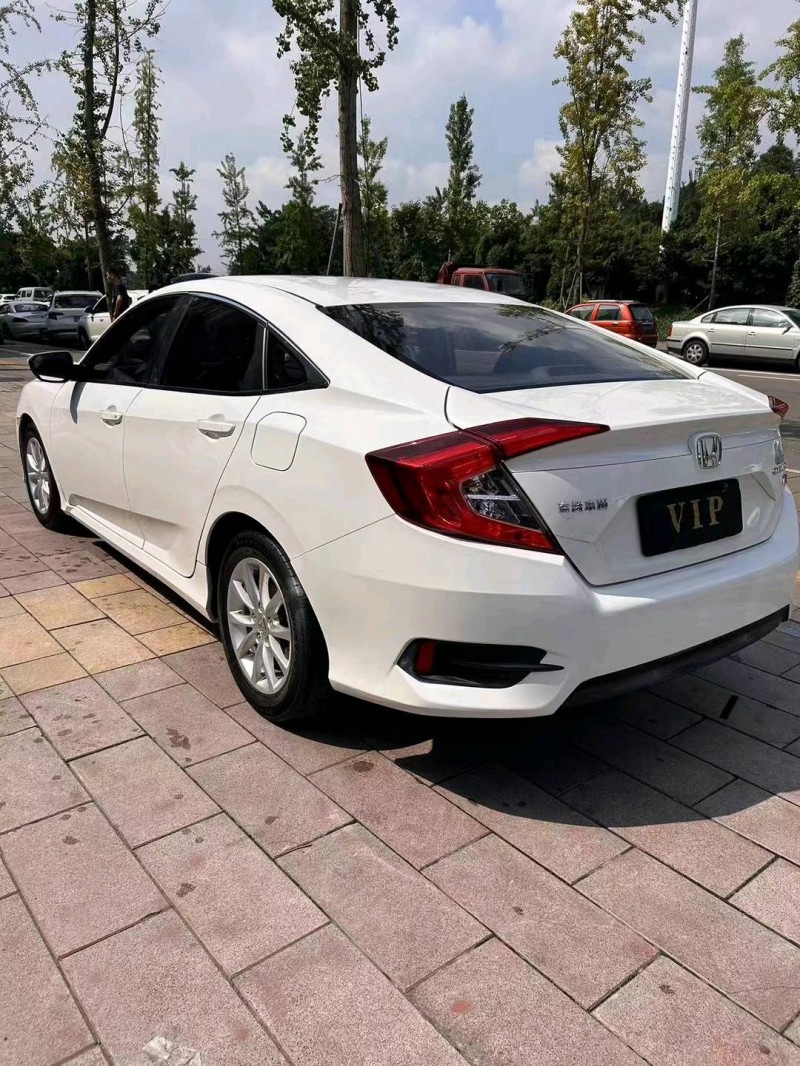 成都17年本田思域8