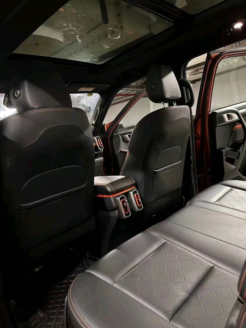 成都20年哈弗大狗6