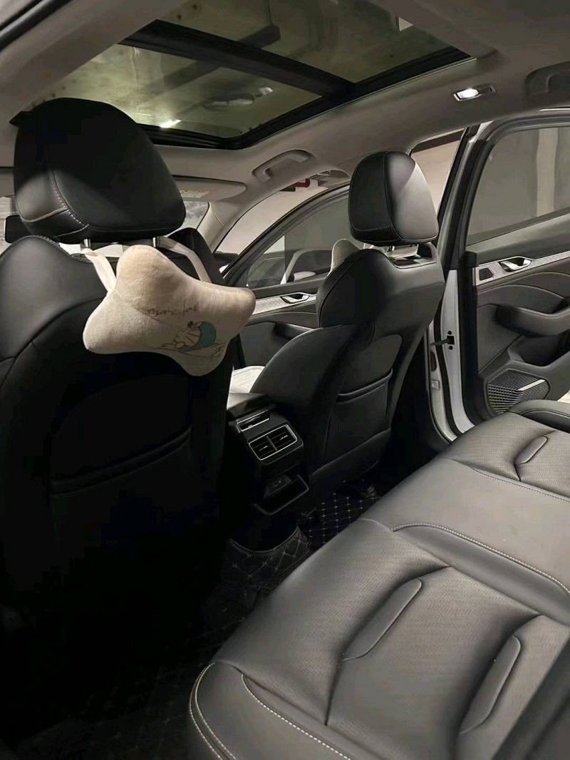 成都21年吉利星瑞6