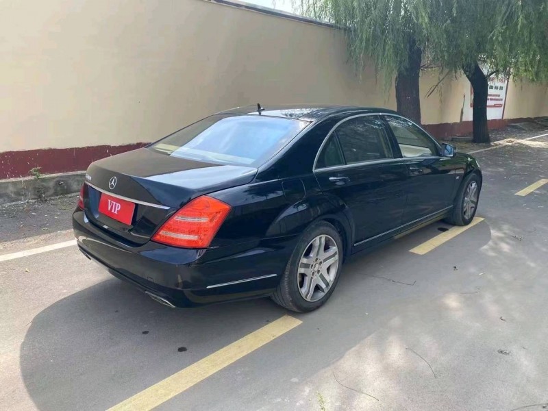 东营10年奔驰S4