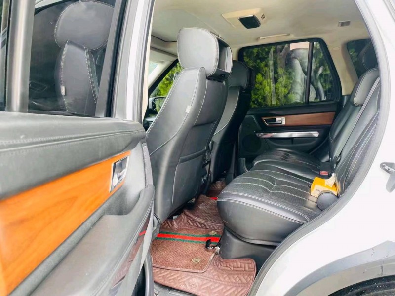 枣庄12年路虎揽胜运动4