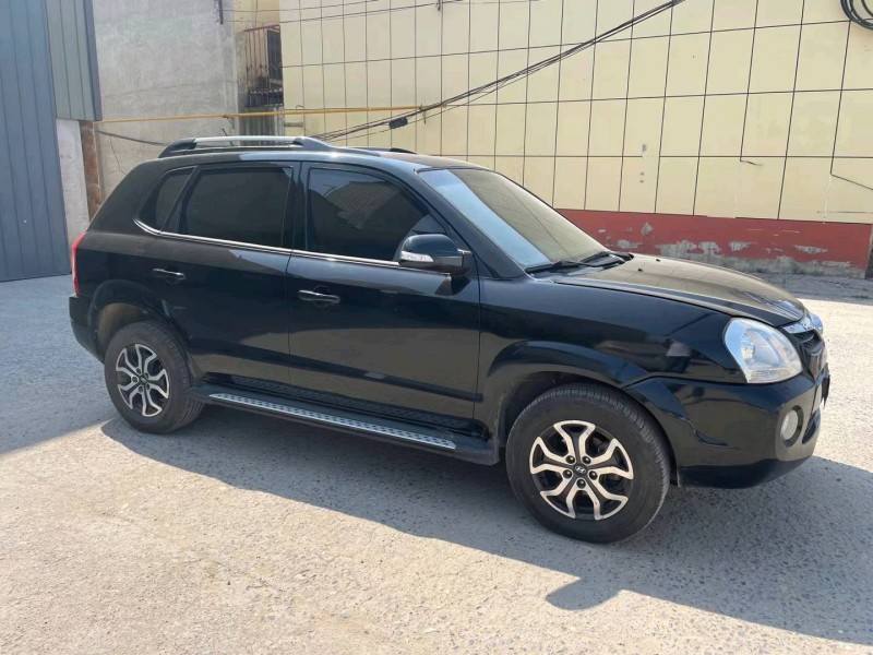 保定13年现代途胜3