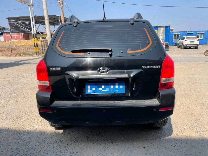 保定13年现代途胜9