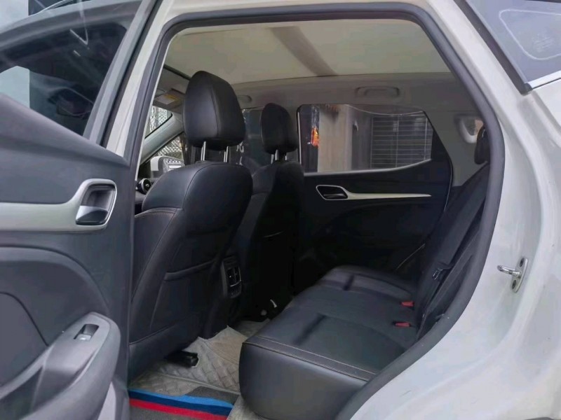 保定20年名爵ZS8