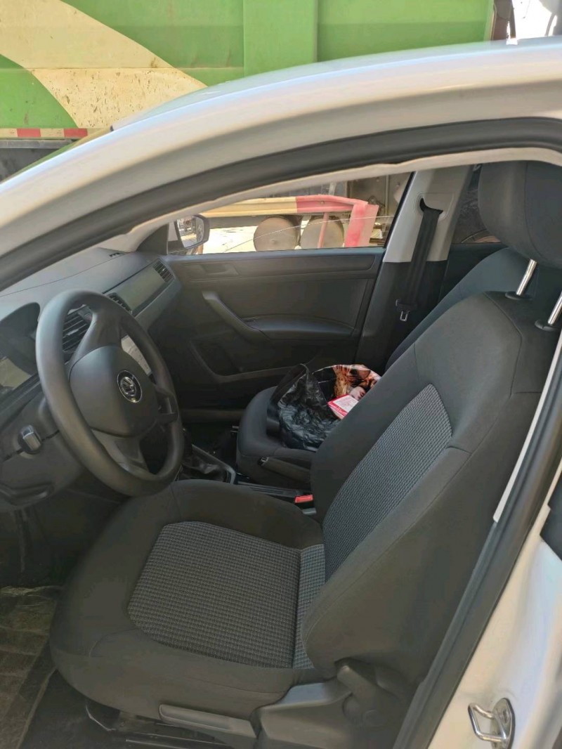 保定18年大众桑塔纳5