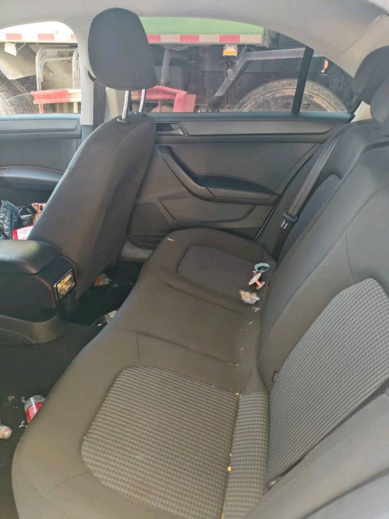 保定18年大众桑塔纳6