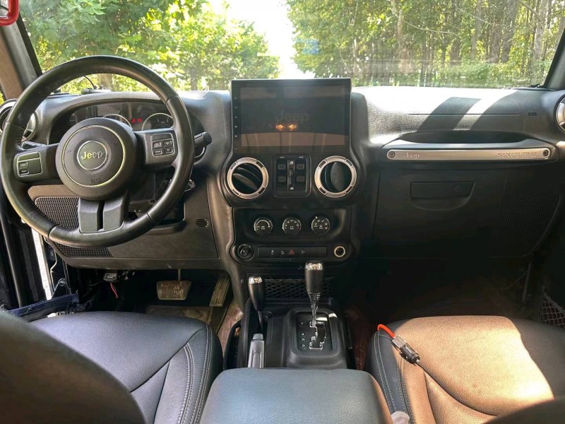 东营16年Jeep牧马人9