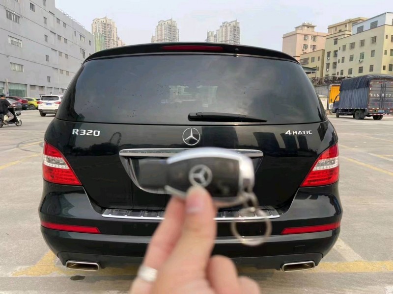广州17年奔驰R9