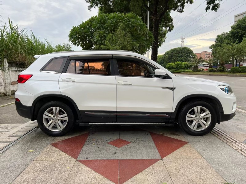 东莞16年长安汽车CS755