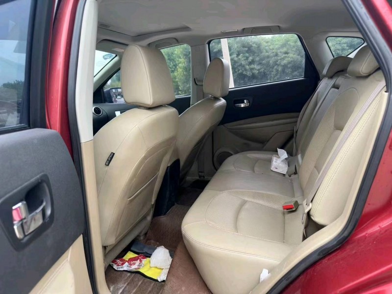 保定14年日产逍客7