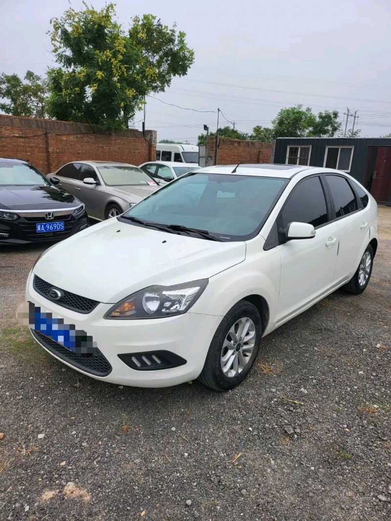 保定17年福特福克斯2