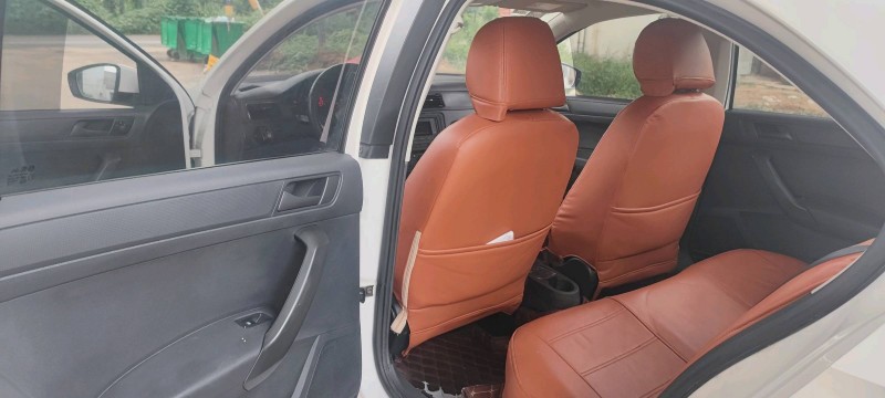 保定17年大众桑塔纳5