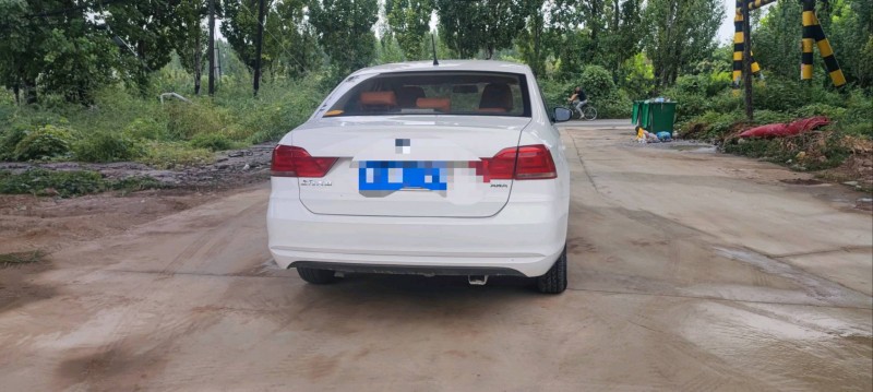 保定17年大众桑塔纳8