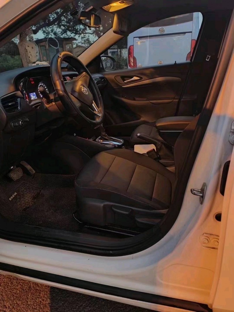 嘉兴19年别克凯越3