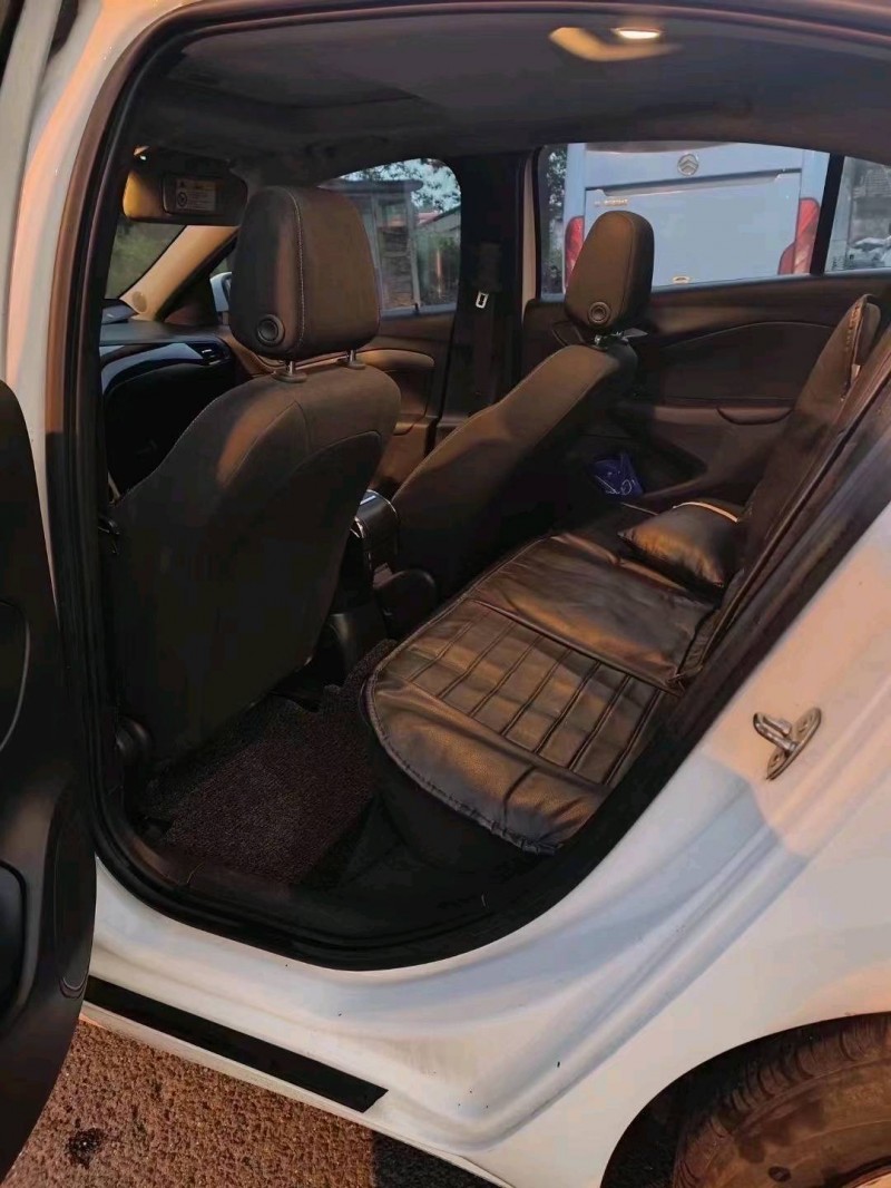 嘉兴19年别克凯越4