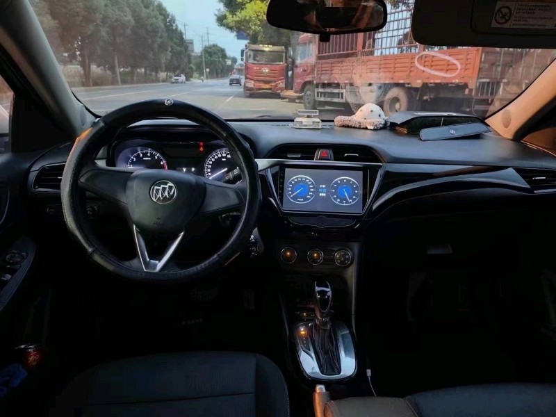 嘉兴19年别克凯越7